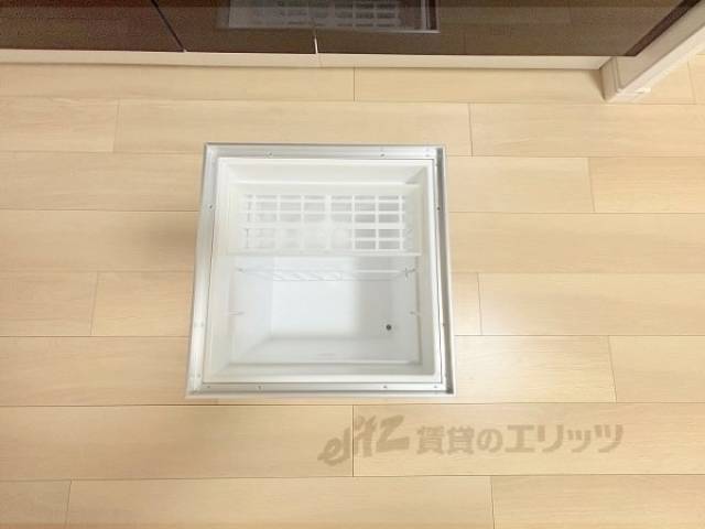 床下収納　キッチン