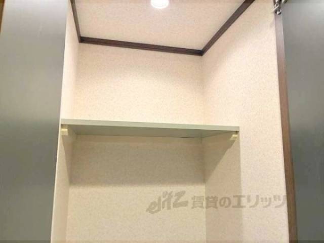 洗濯機置場　収納