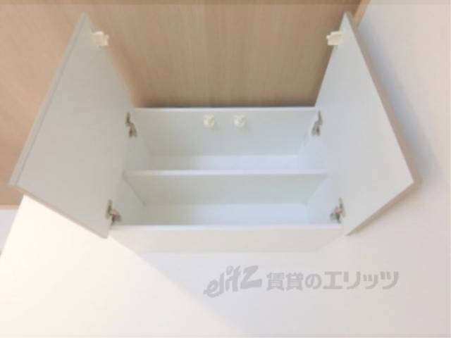 キッチン　上部収納棚