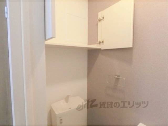 トイレ　上部棚