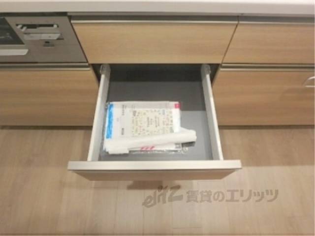 キッチン　収納下部