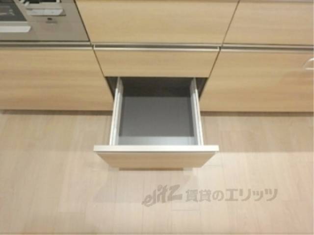 キッチン　収納下部