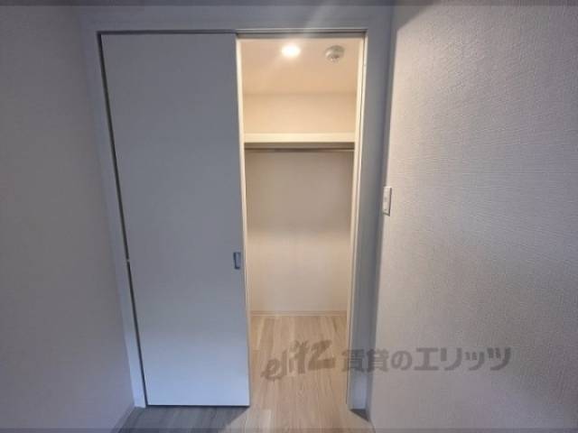 洋室　収納