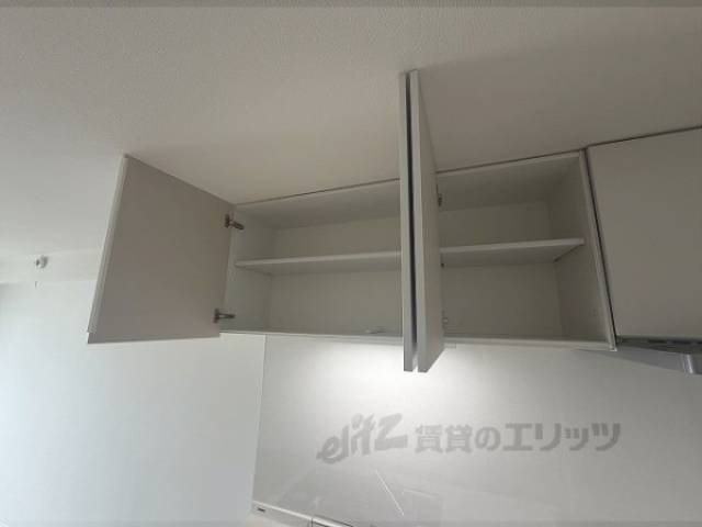 キッチン　上部収納