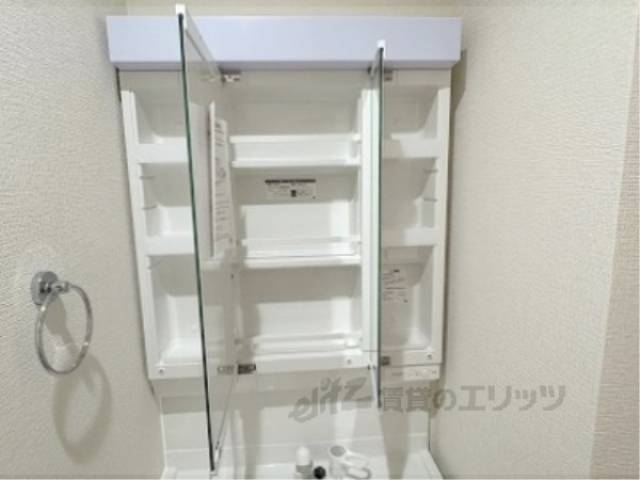 洗面所　上部収納
