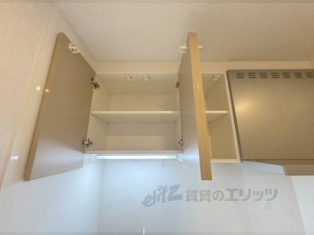 キッチン　キッチン上部収納