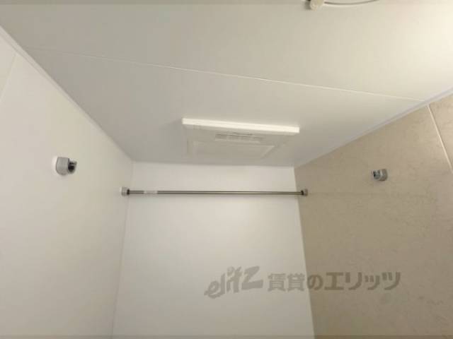 風呂　浴室物干し竿