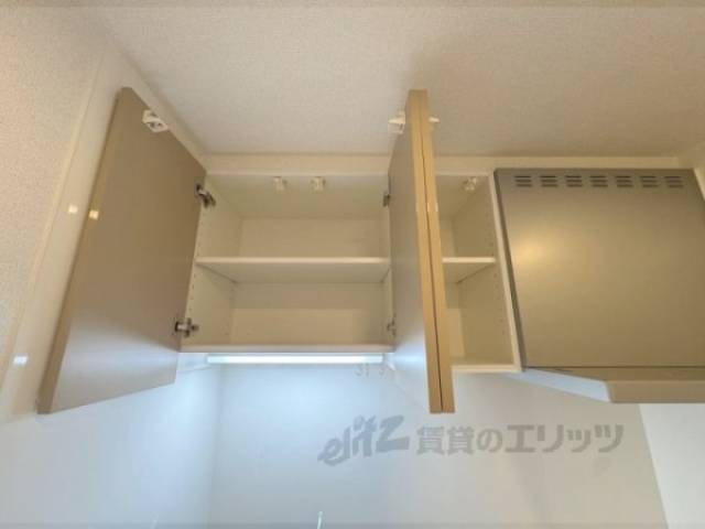 キッチン　キッチン上部収納