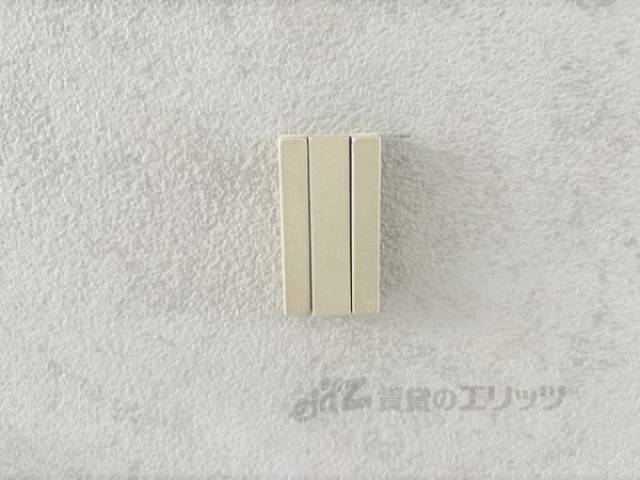 玄関　玄関外荷物掛け