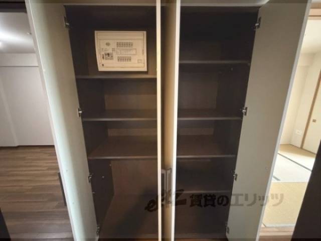 収納　廊下収納