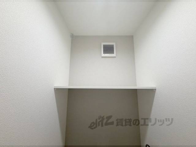 トイレ　上部収納