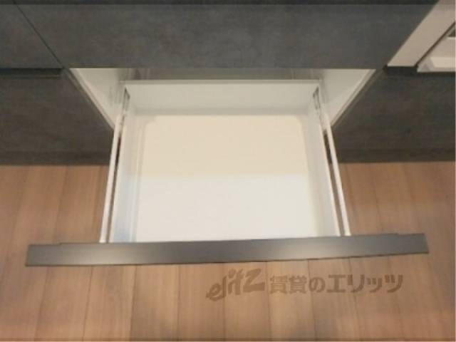 キッチン　収納下部