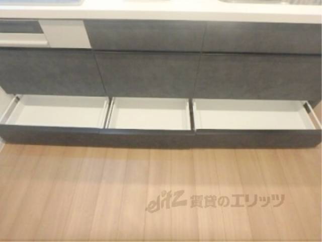 キッチン　収納下部