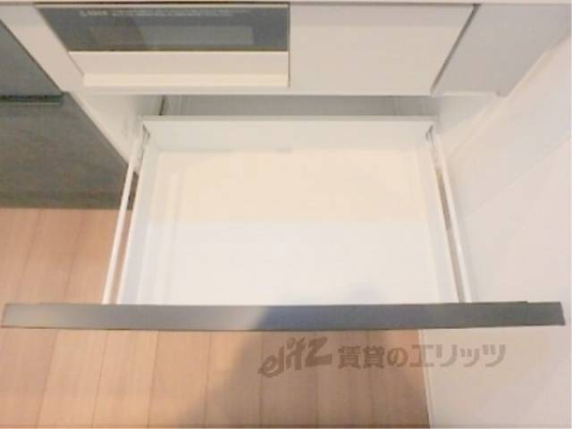 キッチン　収納下部