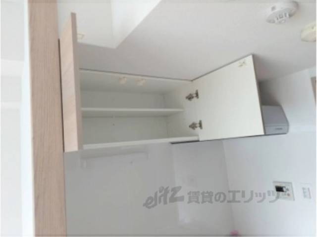 キッチン　上部収納