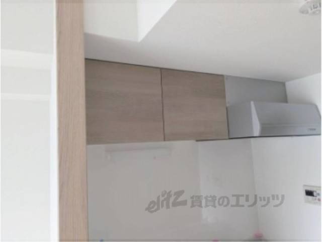 キッチン　上部収納