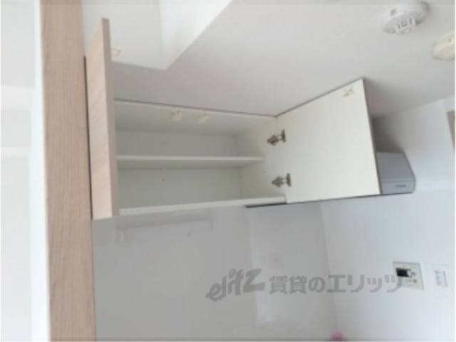 キッチン　上部収納