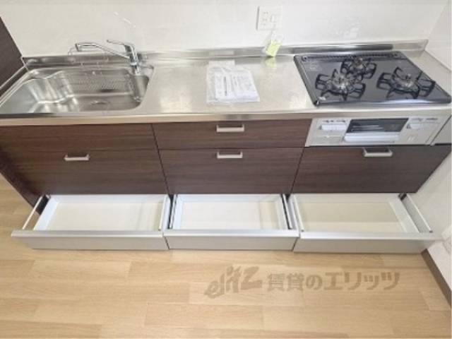 キッチン　下部収納