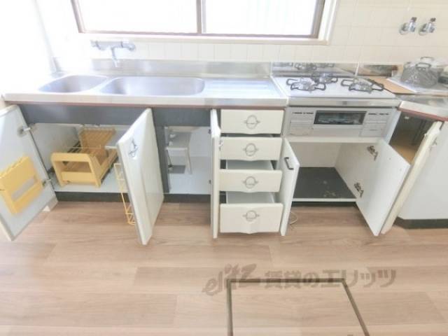 キッチン　下部収納