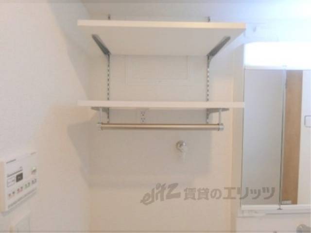 洗濯機置場　上部棚