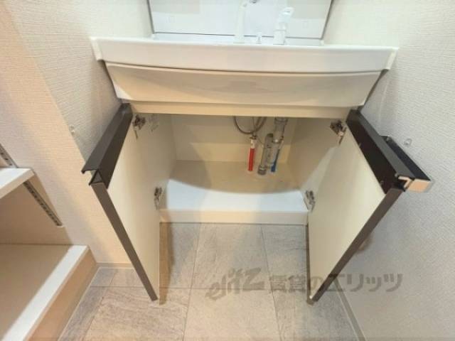 洗面所　下部収納