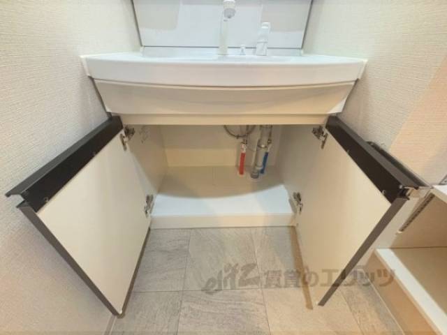 洗面所　下部収納