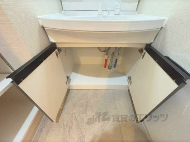 洗面所　下部収納