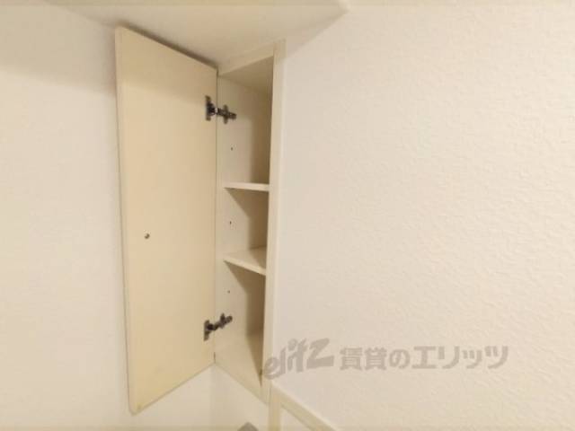 トイレ　棚