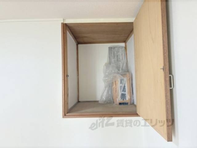 洋室　収納