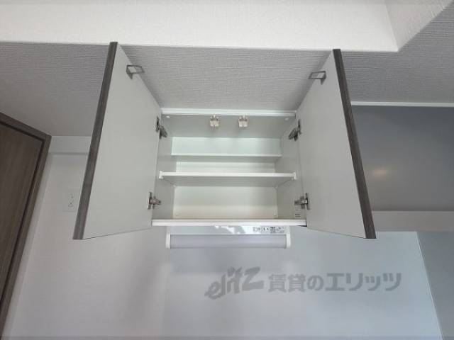 キッチン　上部収納