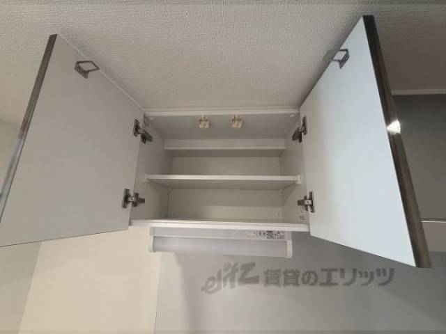 キッチン　上部収納