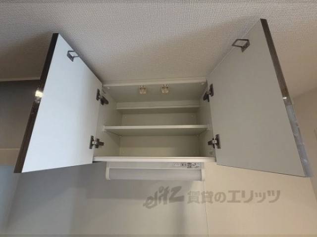 キッチン　上部収納