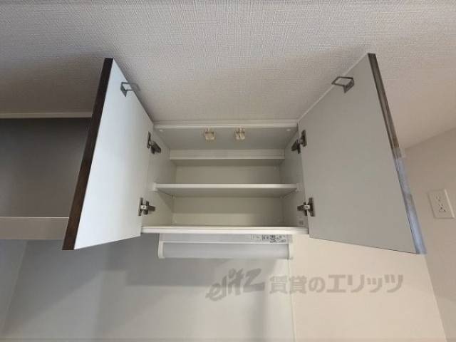 キッチン　上部収納