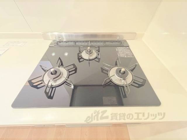 キッチン　コンロ　３口