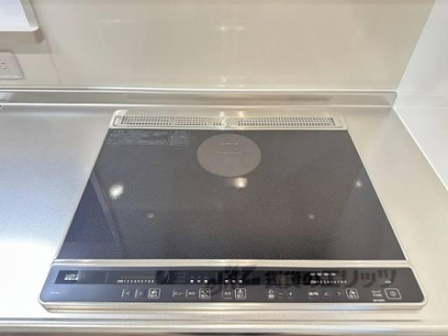 キッチン　ＩＨ３口