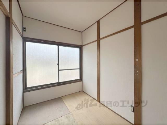 洋室　3帖の洋室　改装中