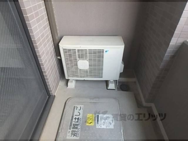 ベランダ　室外機