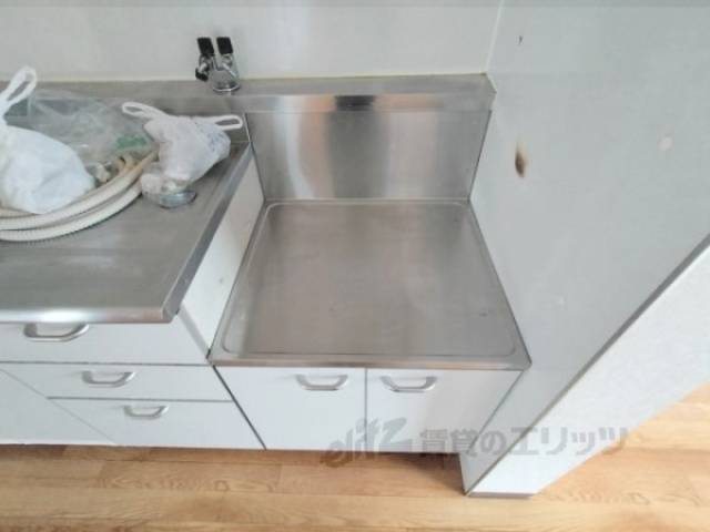 キッチン　コンロ置場