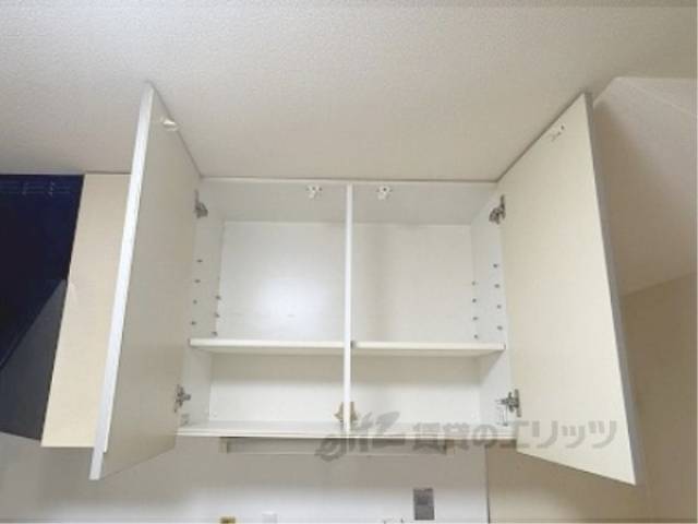 キッチン　上部収納