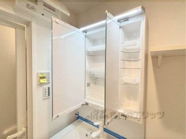 洗面所　上部収納