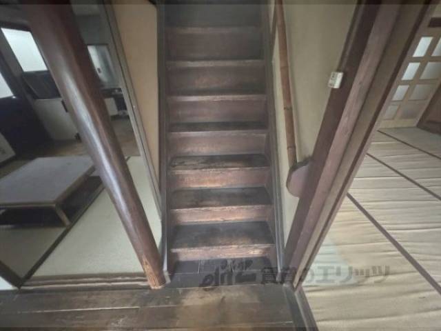 廊下　階段