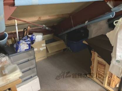 天井裏倉庫事務所