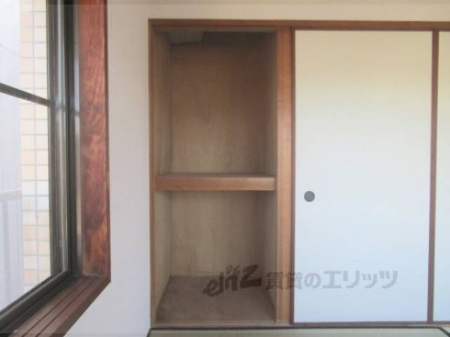 収納　和室東側　収納