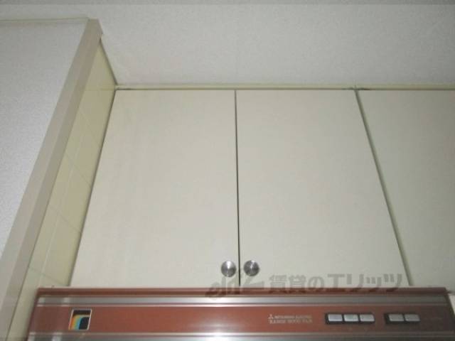 収納　キッチン収納上部　左側