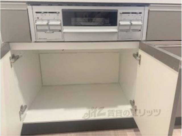 キッチン　下部収納