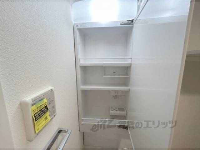 洗面所　上部収納