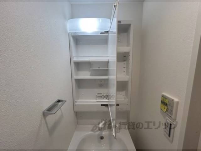 洗面所　上部収納