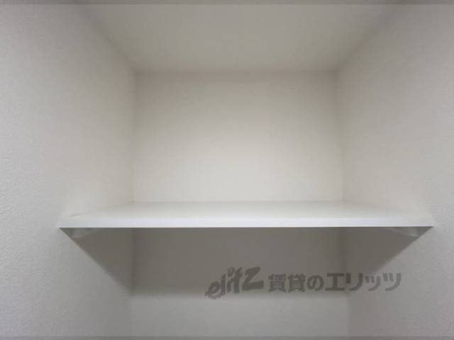 トイレ　上部収納