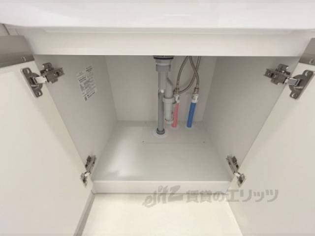 洗面所　下部収納