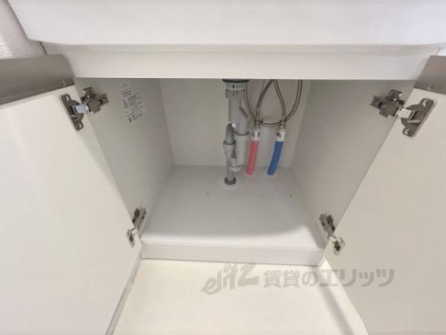 洗面所　下部収納